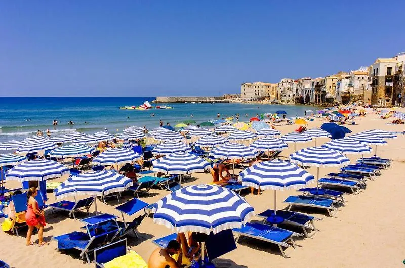Mandralisca Apartments Cefalù Italië