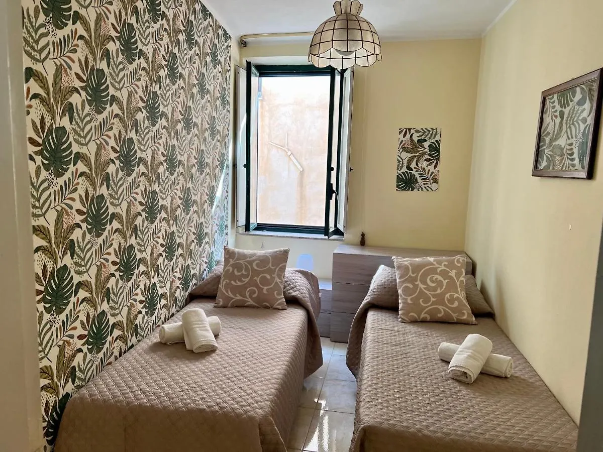 Mandralisca Apartments Cefalù Italië